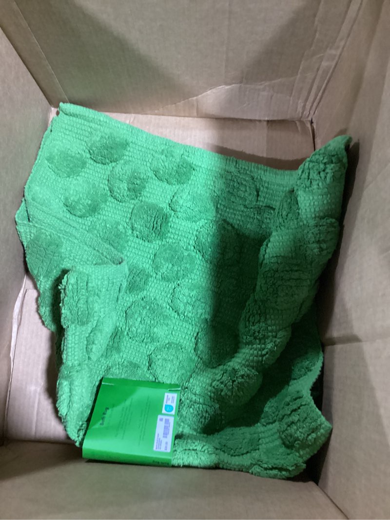 Condition photo showing New/Like New for kate spade new york dotted woven bath rug, 21 in x 34 in, absorbent bath mat, slip resistant, made from 100% cotton, machine washable, green 21 x 34 green