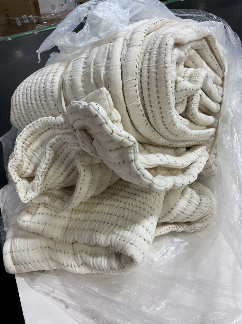Condition photo showing Good Condition for organic cotton channel stitch coverlet set, full/queen, undyed quince
