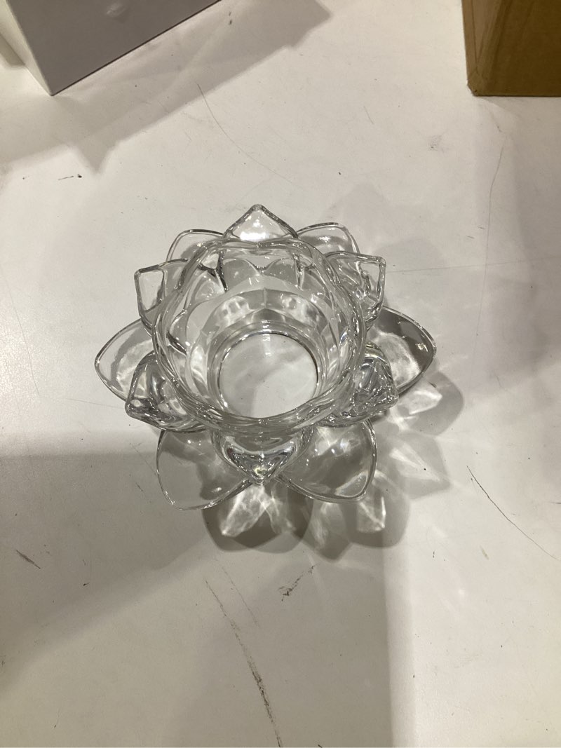 Condition photo showing Good Condition for meekoo 24 Pcs Crystal Glass Lotus Candle Holders Lotus Crystal Tealight Candle Holders for Christmas Home Decor Wedding Party