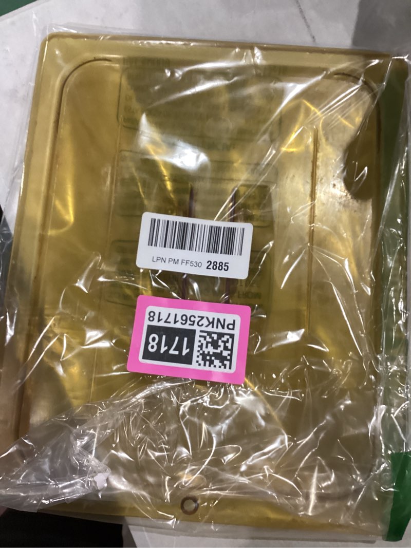 Condition photo showing Good Condition for Cambro 20HPCH150 Amber Half Size H-Pan Cover with Handle