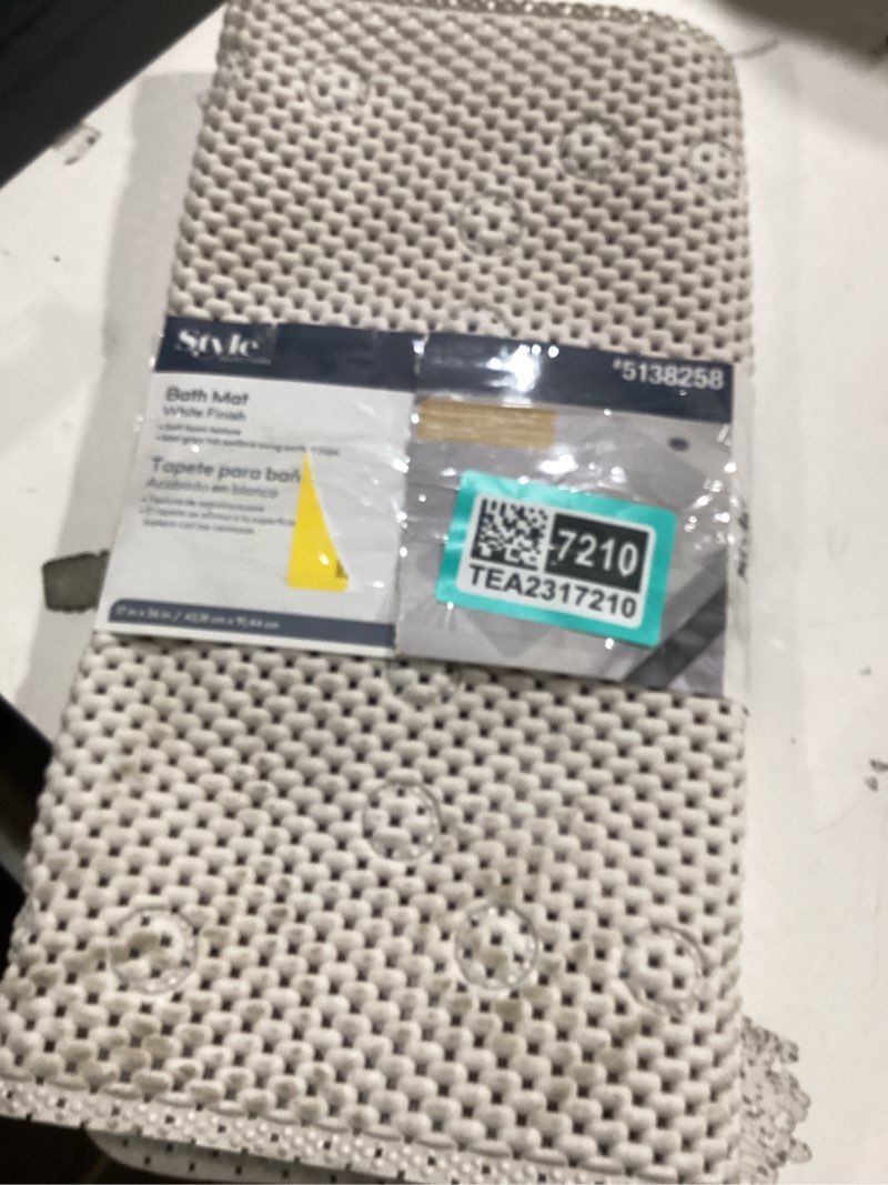 Condition photo showing Good Condition for Style Selections White Non-slip Shower and Bathtub Mat