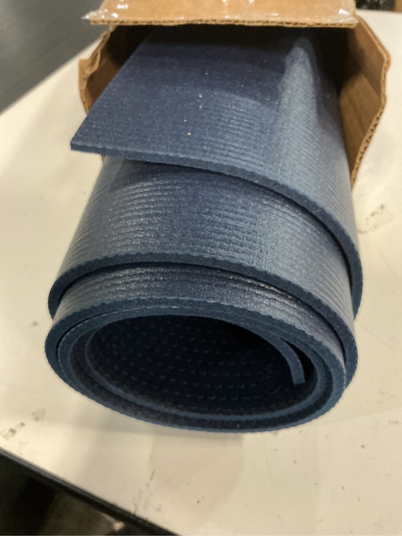 Condition photo showing Good Condition for Manduka PRO Yoga Mat - 6mm | Lifetime Durability | Hygienic Construction | Premium Studio Quality | Teacher Approved Midnight 71" x 26"