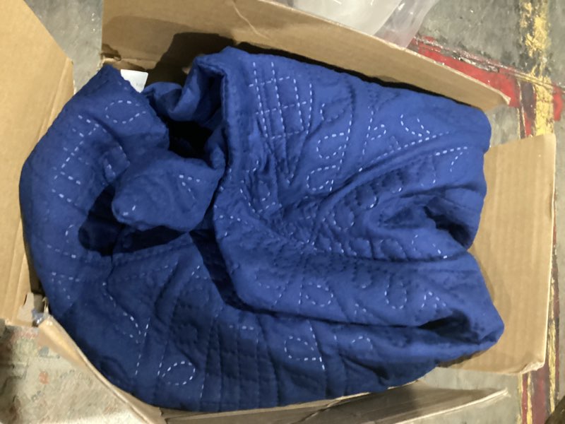 Condition photo showing As Is for Love's cabin King Size Quilt Set Navy Blue Bedspreads - Soft Bed Summer Lightweight Bedspread Comforter - Modern Style Coin Pattern Coverlet for All Season - 3 Pieces (1 Quilt, 2 Pillow Shams) King (106"x96") Coin Pattern Navy