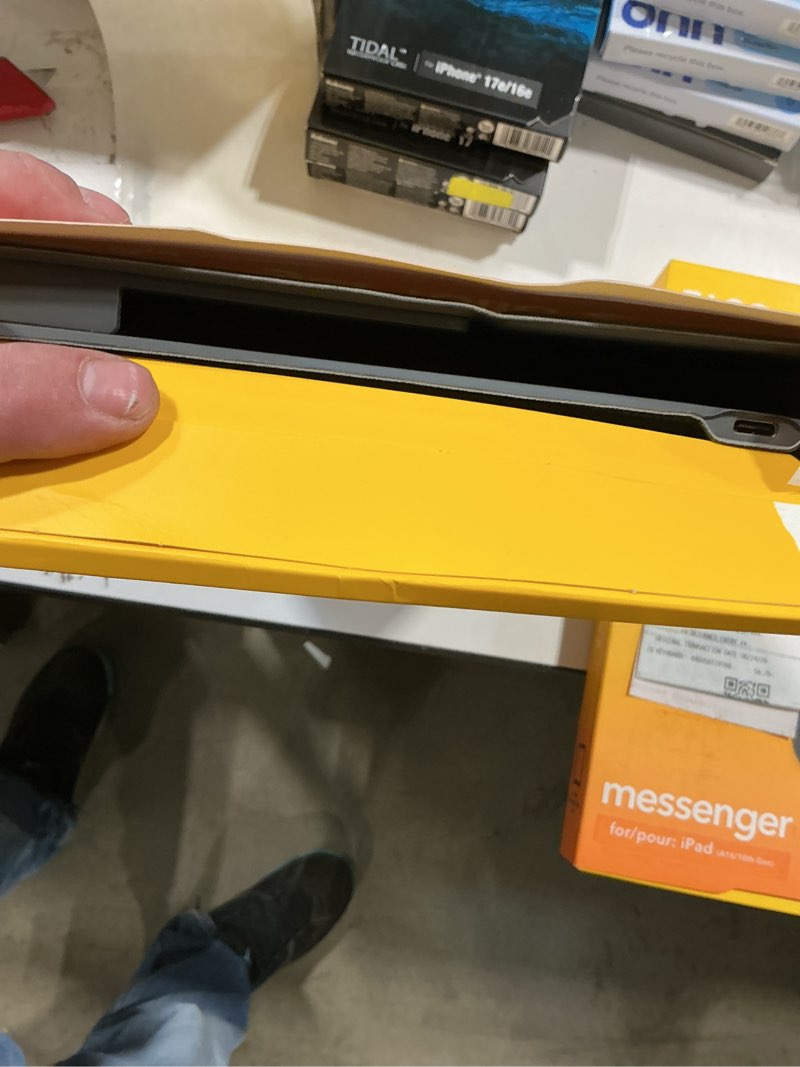 Condition photo showing Good Condition for zagg - messenger folio 2 keyboard & case for apple ipad 10.9" 10th gen