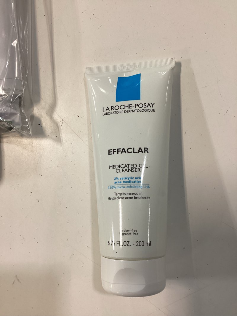 Condition photo showing New/Like New for la roche-posay effaclar medicated gel cleanser, 2% salicylic acid cleanser + lha + glycerin, foaming acne face wash, helps clear & prevent acne breakouts, oil free, targets excess oil 6.8 fl oz (pack of 1)