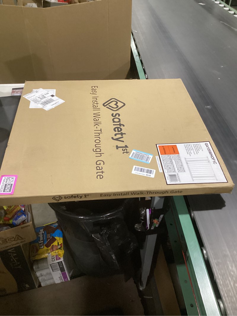 Condition photo showing New/Like New for Safety 1st Easy Install Walk Thru Baby Gate for Doorway With Door, Dog Gates, Fits 29"-38", Easy Install 28" Tall, White 1-Pack 29" to 38" Wide x 28" Tall White