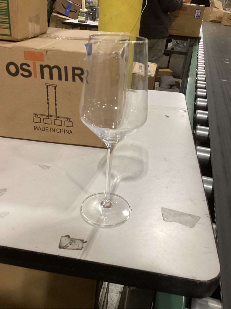 Schott Zwiesel Set of 6 Pure White Wine Glasses.