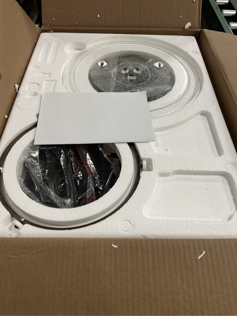 Condition photo showing New/Like New for kenmore 1.1 cu-ft black microwave - black