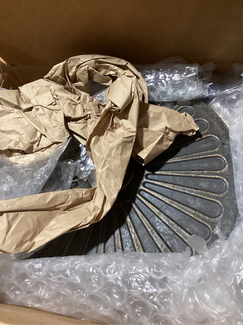 Condition photo showing Good Condition for autumm outdoor patio heavy duty wind-resistant market umbrella base stand