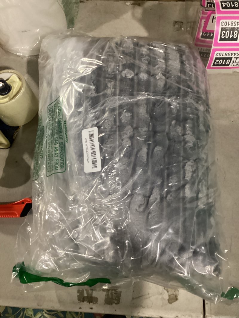 Condition photo showing Good Condition for Couch Covers for Dogs, Washable Sofa Couch Cover for Pet, Couchs Covers for Cushion Sofa Pet Friendly, Non Slip Sofa Cover (27.6''*59.06''/70 x 150cm) Grey 27.6''*59.06''