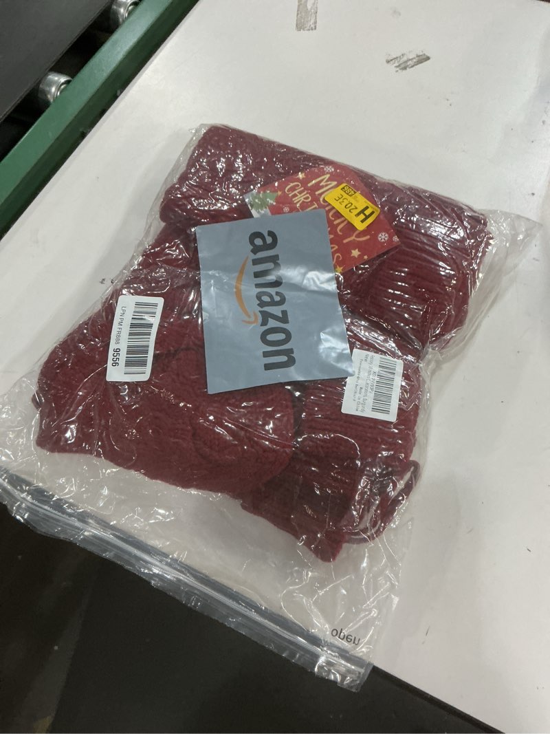 Condition photo showing Good Condition for Fesciory 18 Inches Christmas Stockings Bulk, 6 Pack Large Size Cable Knitted Fireplace Hanging Stockings for Family Holiday Xmas Party Decorations, Burgundy Burgundy Length 18",Pack 6