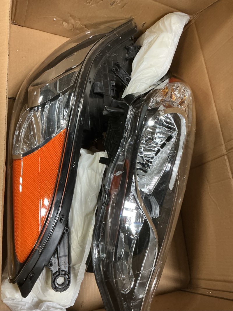 Condition photo showing Good Condition for Headlight Assembly for Hyundai Elantra 2011-2013 (All Bulbs Included), Passenger & Driver Side Halogen Headlamp with Clear Lens Black Housing Amber Reflector, 1 Pair, 92101-3y000 ?HY2503161 Driver&Passenger Side