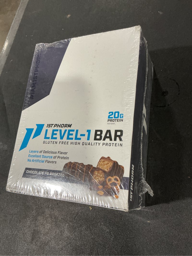 Condition photo showing New/Like New for 1st phorm level 1 bar chocolate pb pretzel