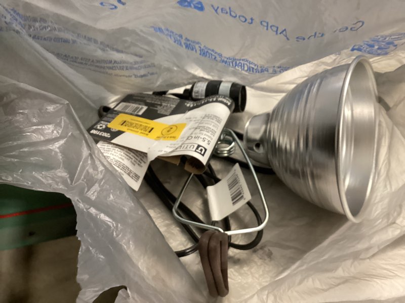 utilitech 700 -lumens incandescent plug-in clamped work light