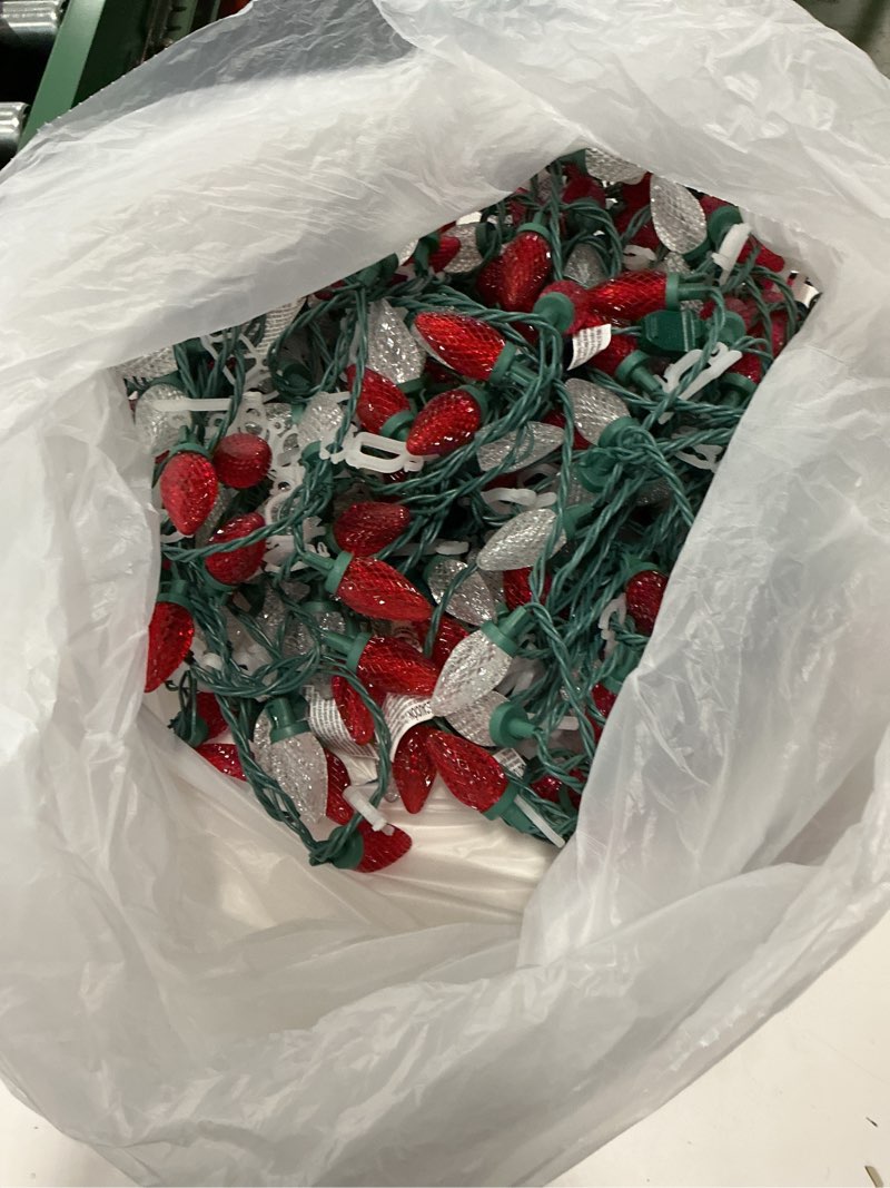 Condition photo showing As Is for GE StayBright 100 -Count 24.5-ft Red/White LED Plug-In Christmas String Lights