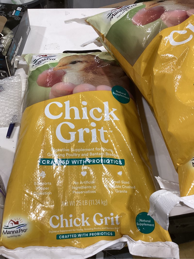 Condition photo showing New/Like New for Manna Pro Chick Grit, Digestive Supplement for Young Poultry and Bantam Breed, Probiotics to Support Digestion, No Artificial Ingredients or Preservatives, Insoluble Crushed Granite, 25 lbs Supplement 25 Pound (Pack of 1)