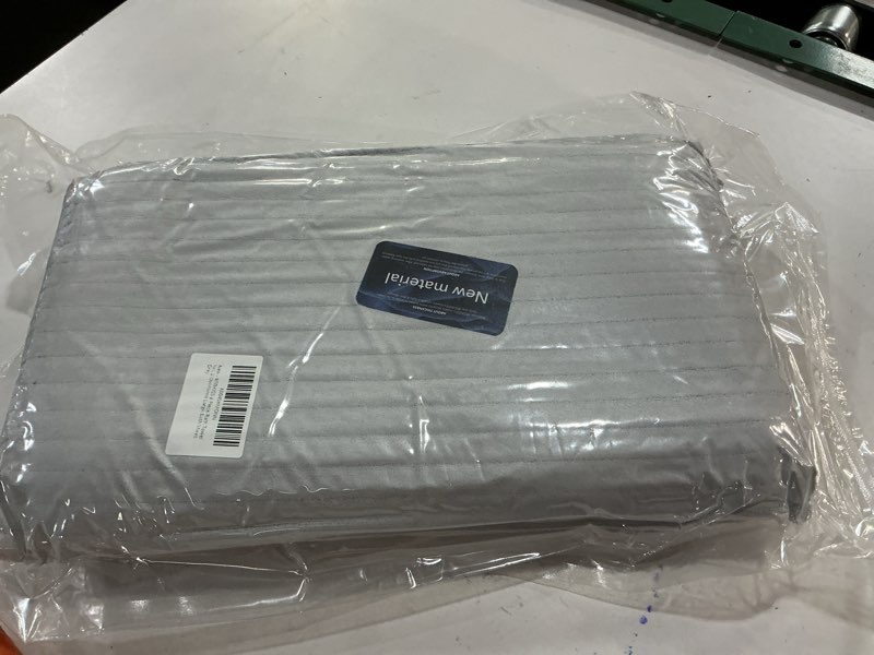 Condition photo showing item condition for REDKISS Gray Bath Towels Set 8 Piece - Microfiber Bathroom Towels of 8 Large, Highly Absorbent Bath Towel, Soft Shower Towel for Bathroom, Hotel 2 Bath Sheet 2 Hand 2 Washcloths 2 Hair Towel Wrap Light Grey