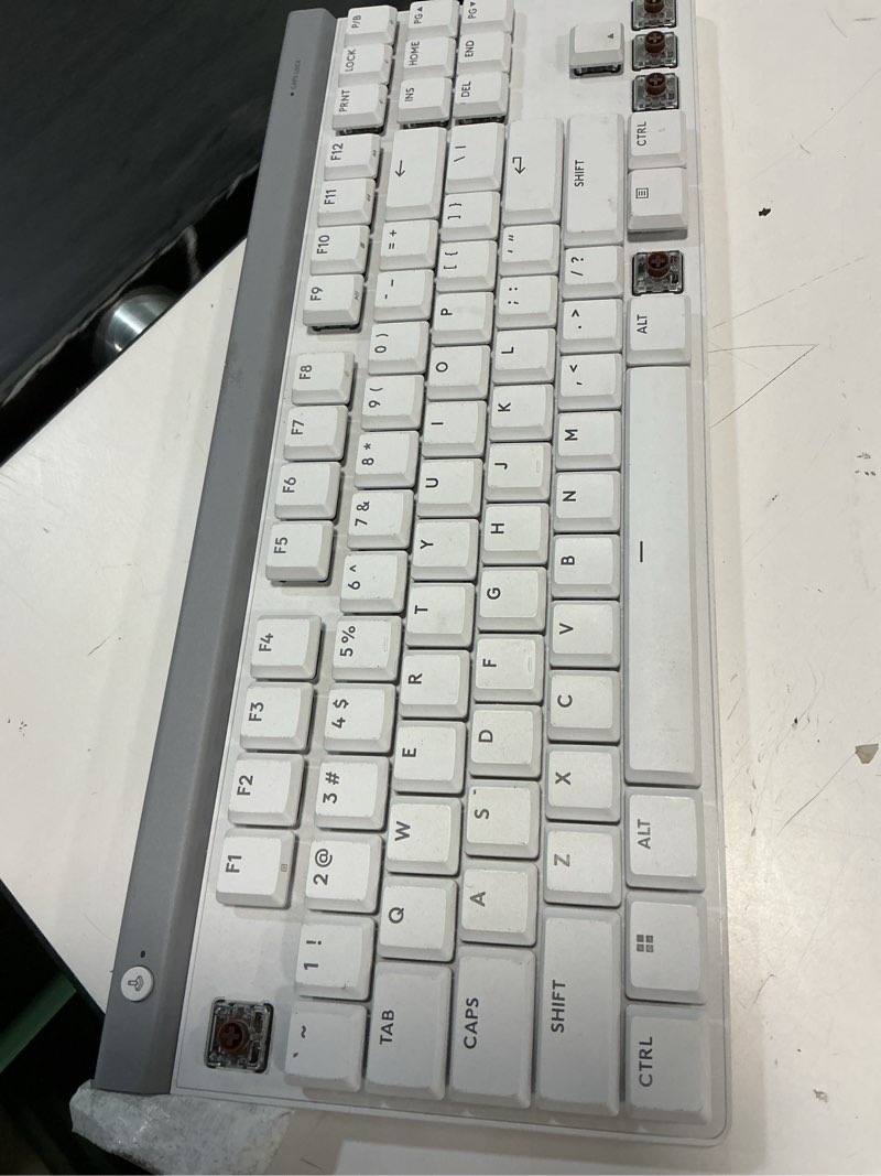 Condition photo showing As Is for logitech g clavier gaming filaire 515 tkl en blanc