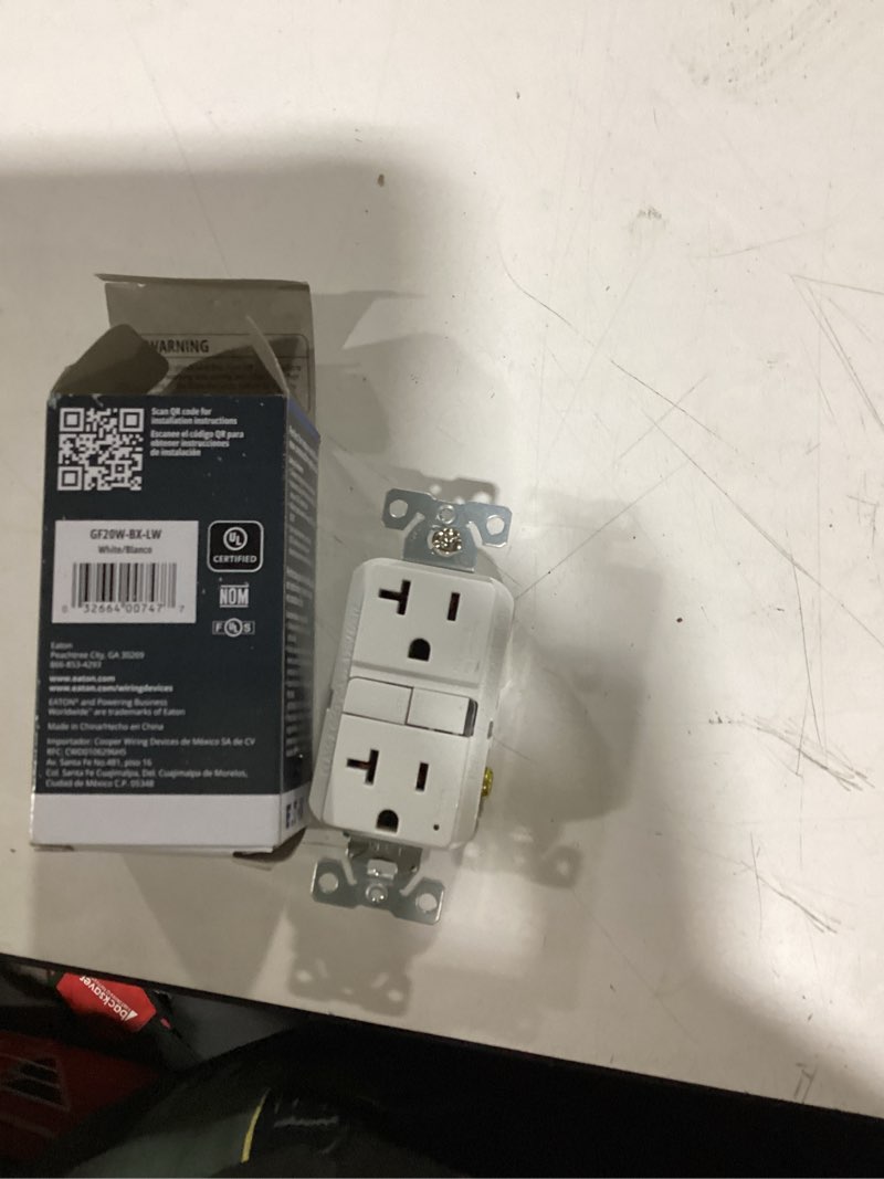Condition photo showing New/Like New for eaton 20-amp 125-volt gfci residential decorator outlet, white