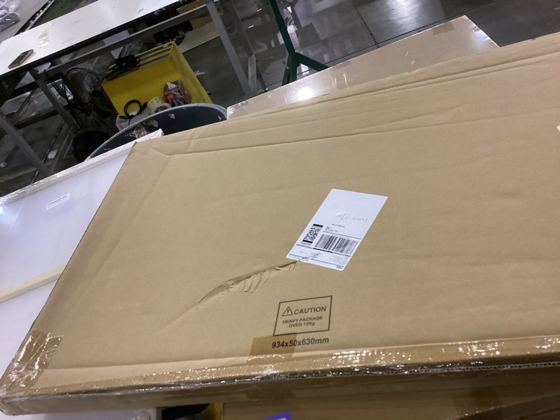 VIYYIEA FRAME WA R LIVING ROOM