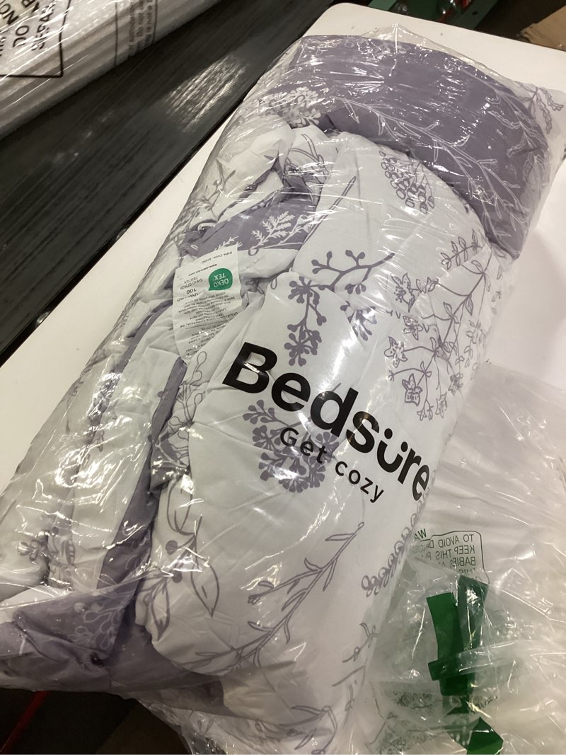 Condition photo showing Good Condition for Bedsure Queen Comforter Set - Grayish Purple Bed Set, 3 Pieces Cute Floral Bedding, 1 Soft Reversible Botanical Flowers Comforter and 2 Pillow Shams Queen 15 - Grayish Purple