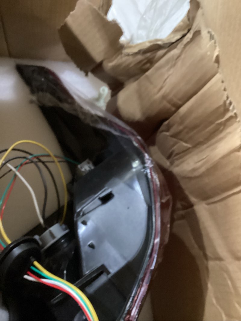 Condition photo showing Good Condition for LH USA TYPE Tail light (Include Screws) Assembly Compatible with 2020-2023 Ford Explorer XLT Rear Tail light Tail Lamp Included Plastic Screw Stud With Thread Left Driver Side LB5Z13405F FO2800275