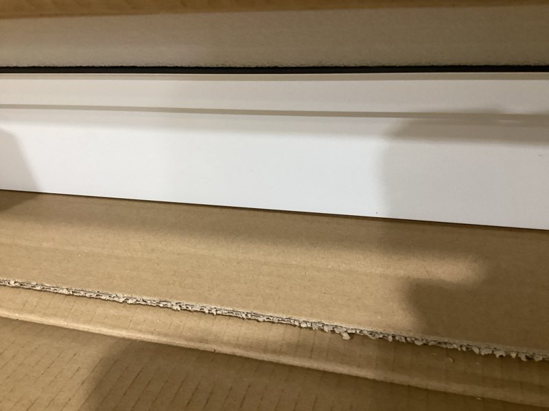 Condition photo showing Good Condition for mirror cabinet