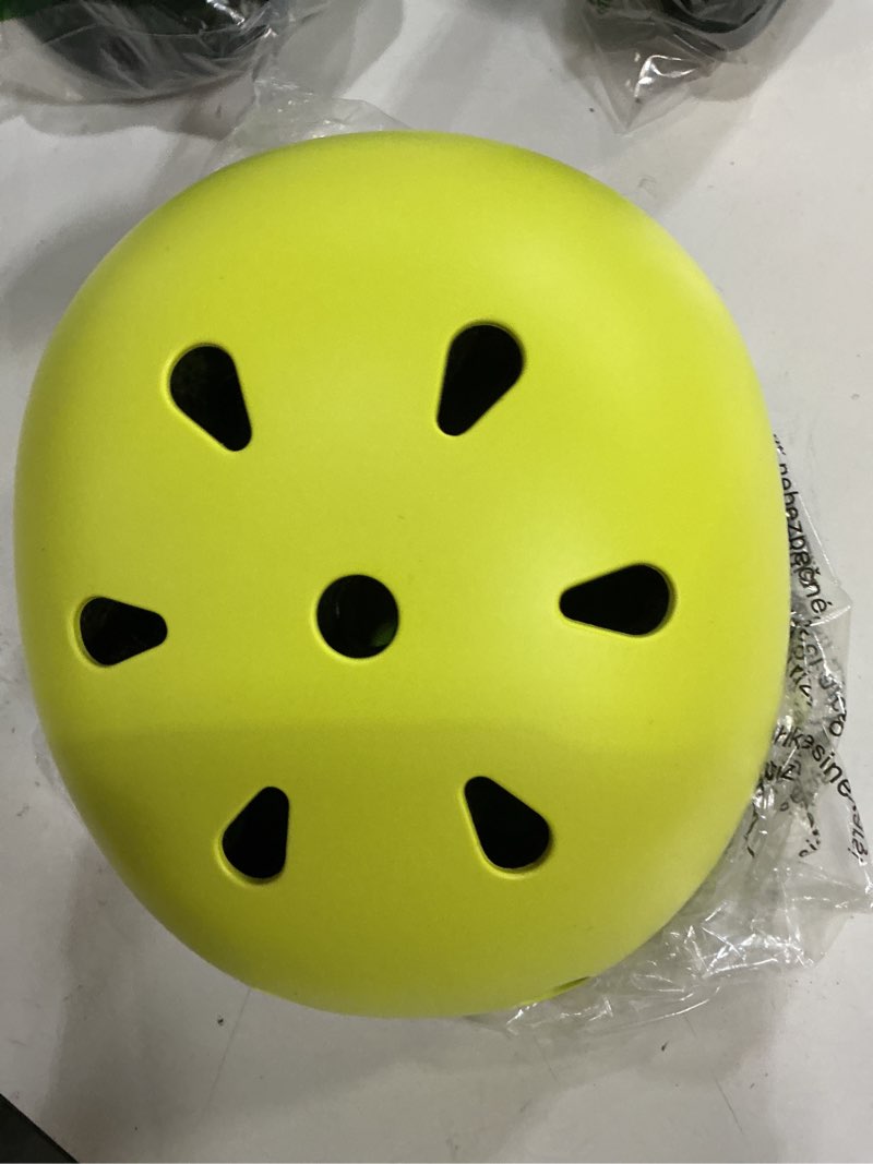 Condition photo showing Good Condition for kids bike helmet, adjustable multi-sport helmet for cycling, skateboard & scooter, cpsc & astm certified, 11 vents, includes drawstring bag yellow-green s(18.9"-21.26"/5-8 years)