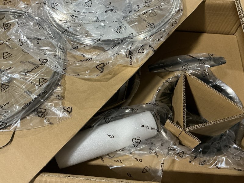 Condition photo showing Good Condition for COOKER KING Stainless Steel Cookware Set, Pots and Pans Set Non Stick, Hybrid Ceramic Cookware,Non-Stick Frying Pans, Saucepans, Saute Pan & Stock Pot, Non-Toxic, Oven Safe, Induction Compatible 10