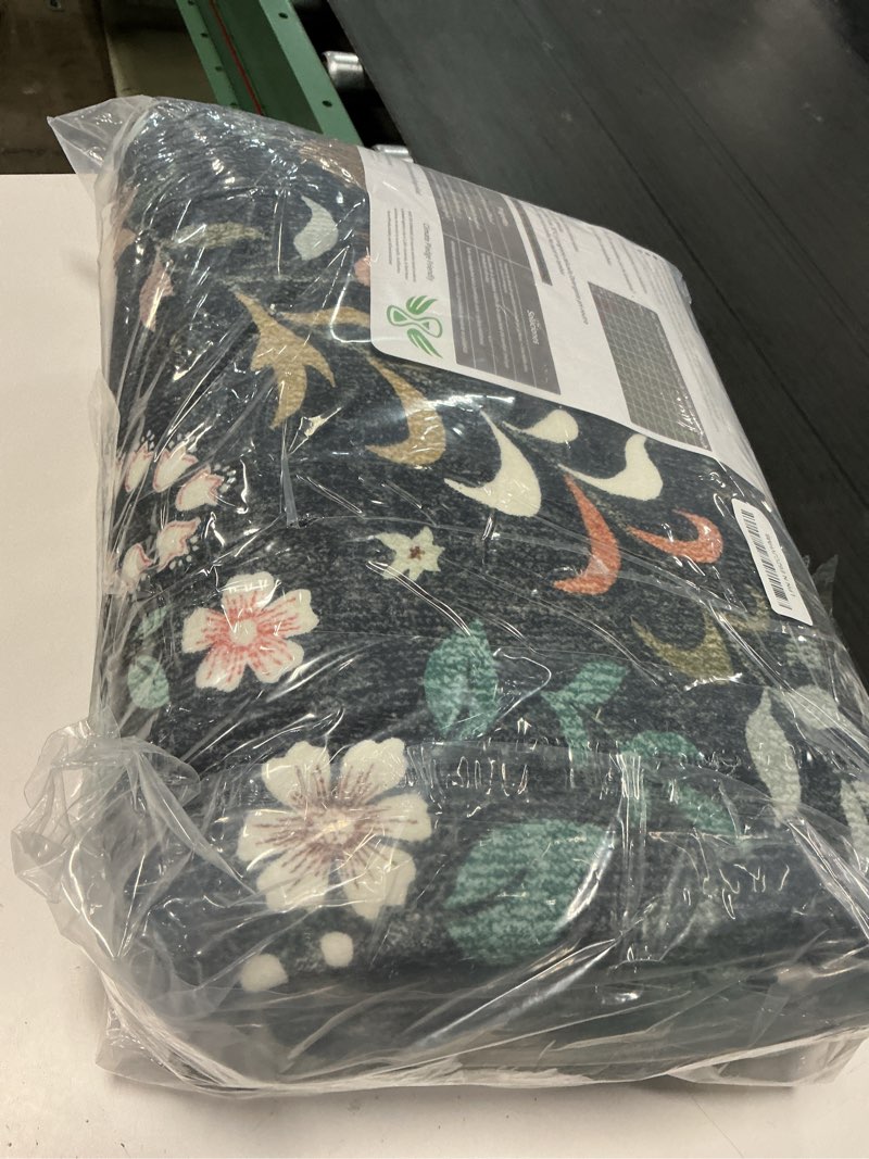 Condition photo showing New/Like New for 5x7 area rugs washable rug: boho living room rug soft non-slip low pile carpet indoor floor non-shedding neutral floral carpets for bedroom dining room farmhouse nursery black black 5' x 7' (rectangular)
