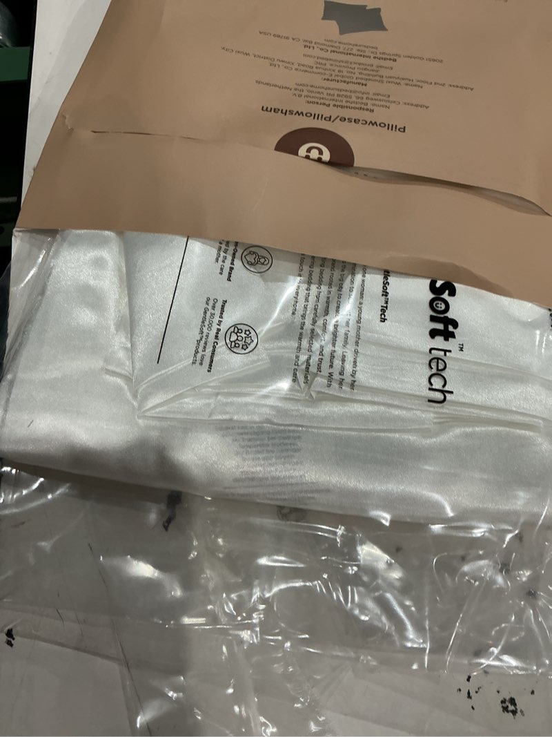 Condition photo showing Good Condition for bedsure satin pillowcase standard set of 4 - pure white silky pillow cases for hair and skin 20x26 inches, pillow covers with envelope closure, gifts for women men standard (20" x 26") 02 - pure white 4