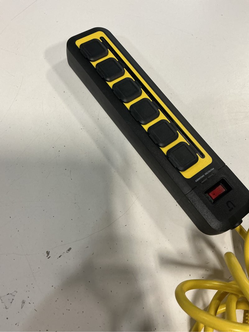 Condition photo showing Good Condition for utilitech 8-ft 5 -outlet 2250 joules 1875 -watts 1875va 