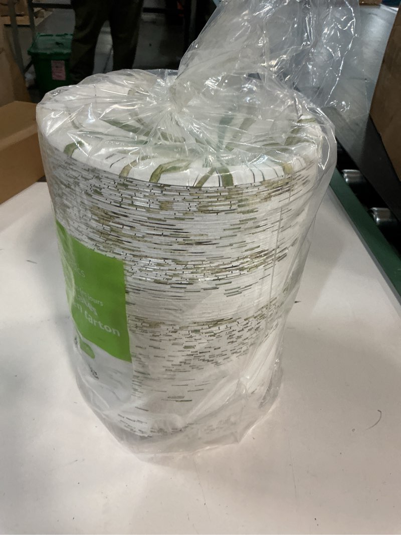 Condition photo showing New/Like New for amazon basics everyday paper plates, 8.62 inch, disposable, 300 count, packaging may vary