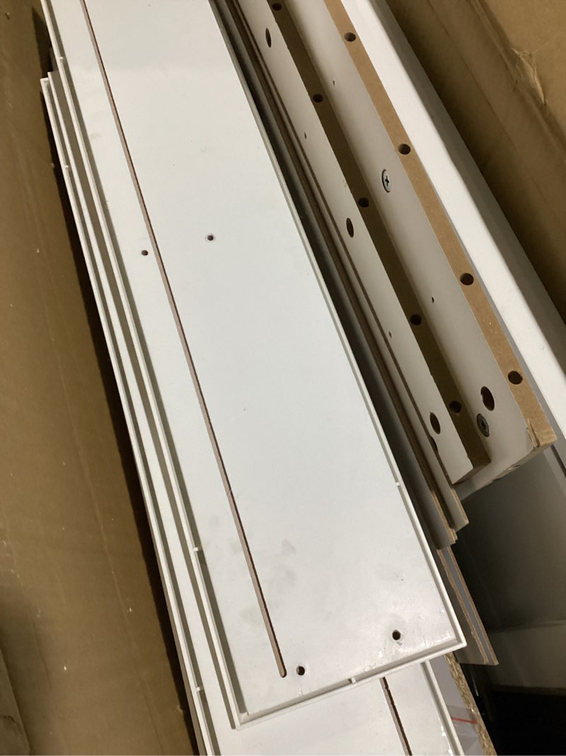 Condition photo showing Good Condition for white drawer dresser 