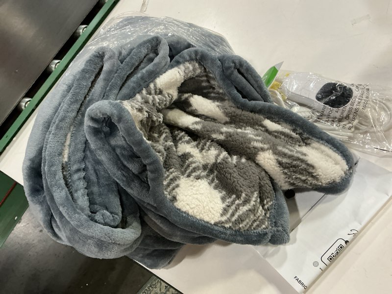 Condition photo showing Good Condition for Heated Electric Blanket Full Size - 72"x84" Flannel Heating Blanket with 10 Heating Levels & 5 Time Settings Over-Heat Protection, Winter Warmer for Adults with ETL Certification?Grey? Grey 72x84
