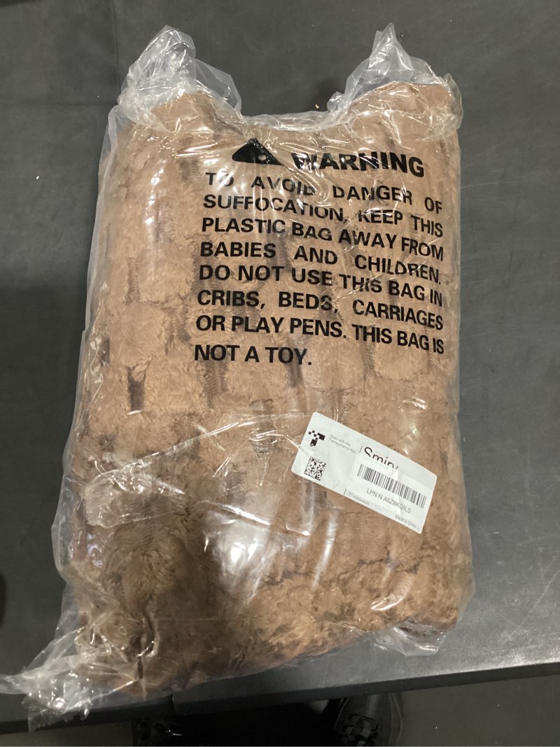 Condition photo showing Good Condition for Smiry Couch Covers for Dogs Washable, Non Slip Fuzzy Pet Couch Covers for Sofa, Soft Thick Sofa Slipcovers Furniture Protector Pet Friendly (Chocolate, 27.6" x 59") 27.6" x 59" Chocolate