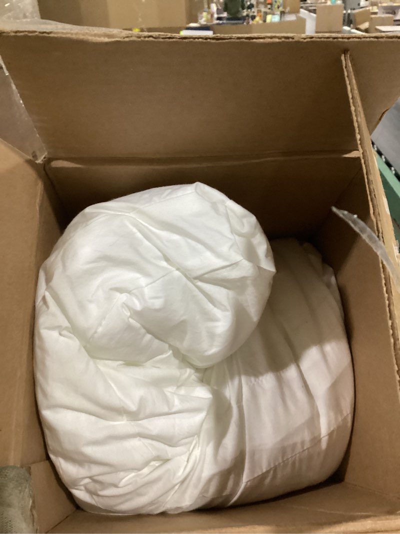 Condition photo showing Good Condition for Casper Sleep Original Pillow for Sleeping, Standard, White Standard Single Pack