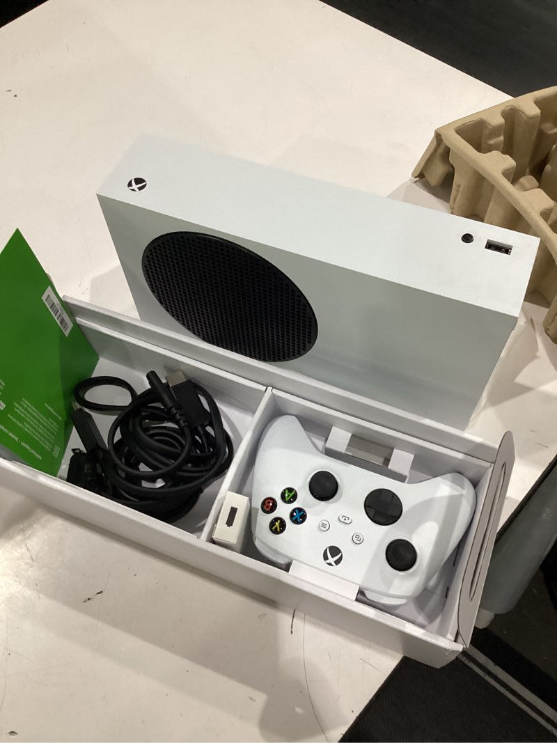 Condition photo showing Good Condition for x box series s all-digital console
