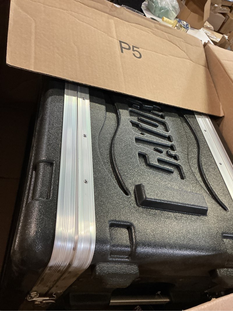 Condition photo showing Good Condition for gator cases lightweight molded 6u rack case with heavy duty latches, shallow 14.25" depth (gr-6s) 6 rack space shallow depth