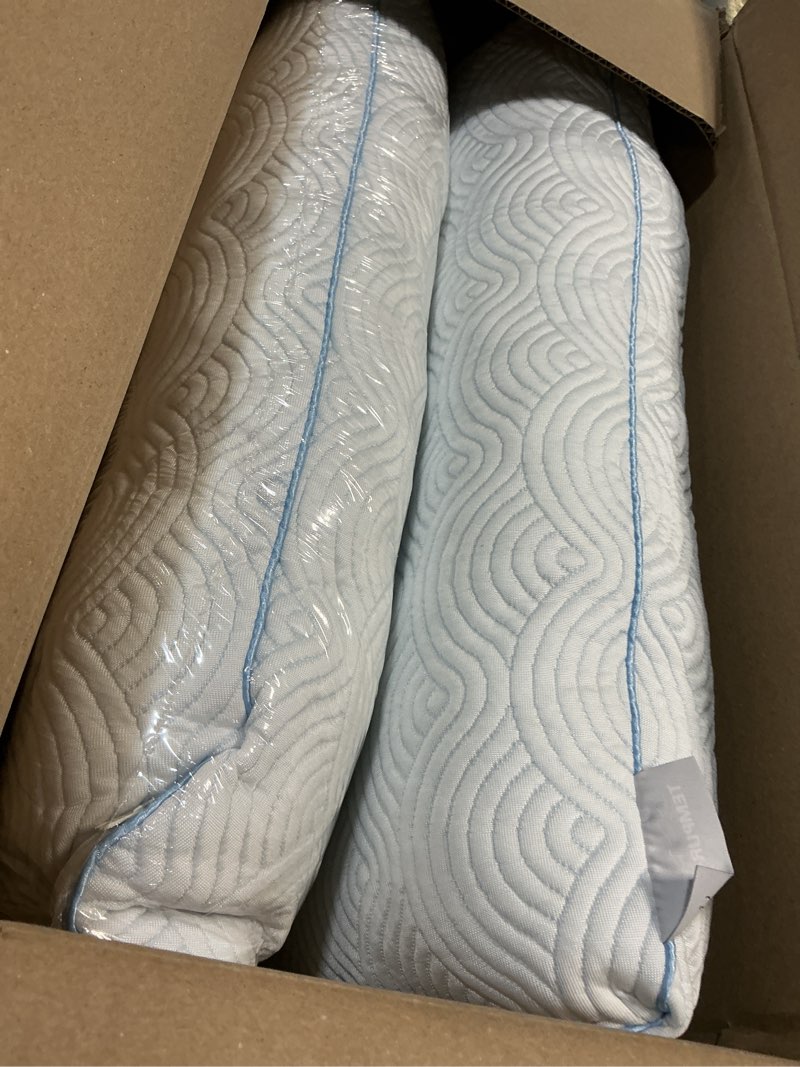 Condition photo showing Good Condition for tempur-pedic tempur-cloud® adjustable + cooling pillow, queen - 2-pack