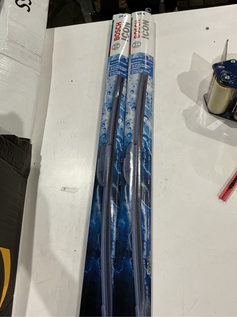 Condition photo showing Good Condition for bosch icon 24a17a wiper blade set 24"+16