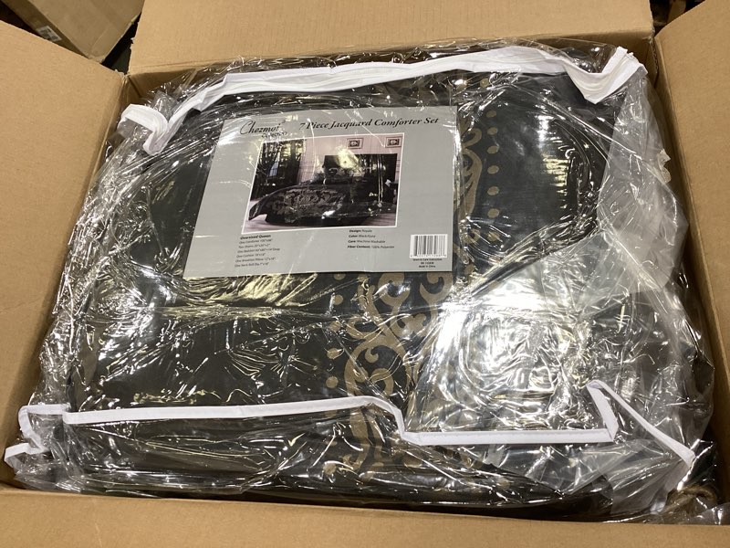 Condition photo showing New/Like New for Chezmoi Collection Royale 7-Piece Jacquard Floral Comforter Set, Oversized Queen, Black/Gold Oversized Queen Black/Gold