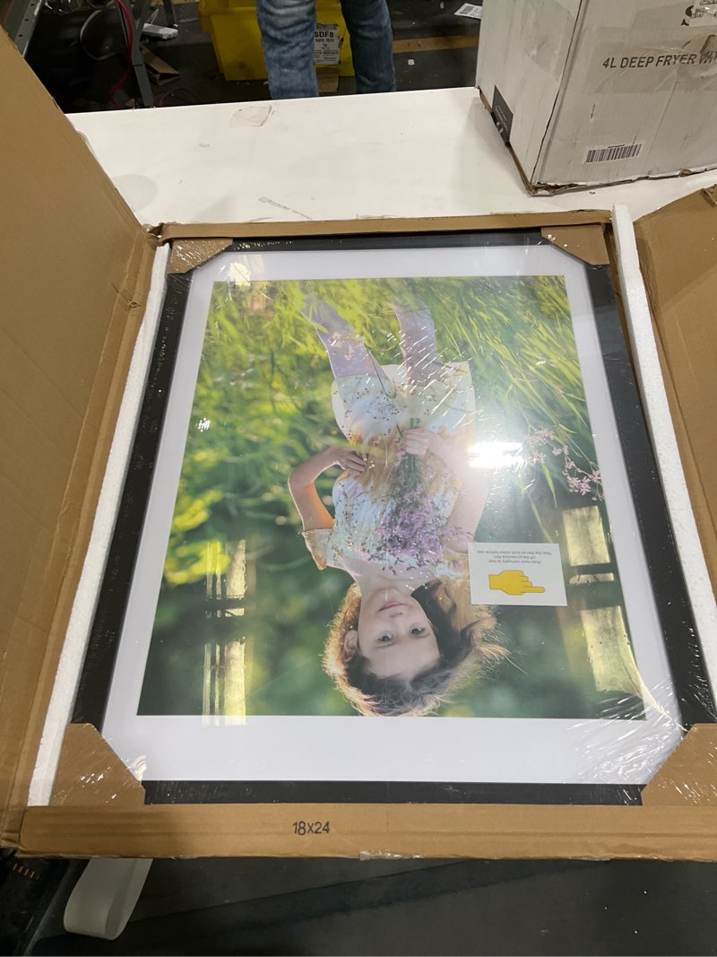 Condition photo showing Good Condition for 18x24 Black Picture Frame Mat for 16x20 Photo Wall Mounting Poster Frame-1pcs Black 18x24