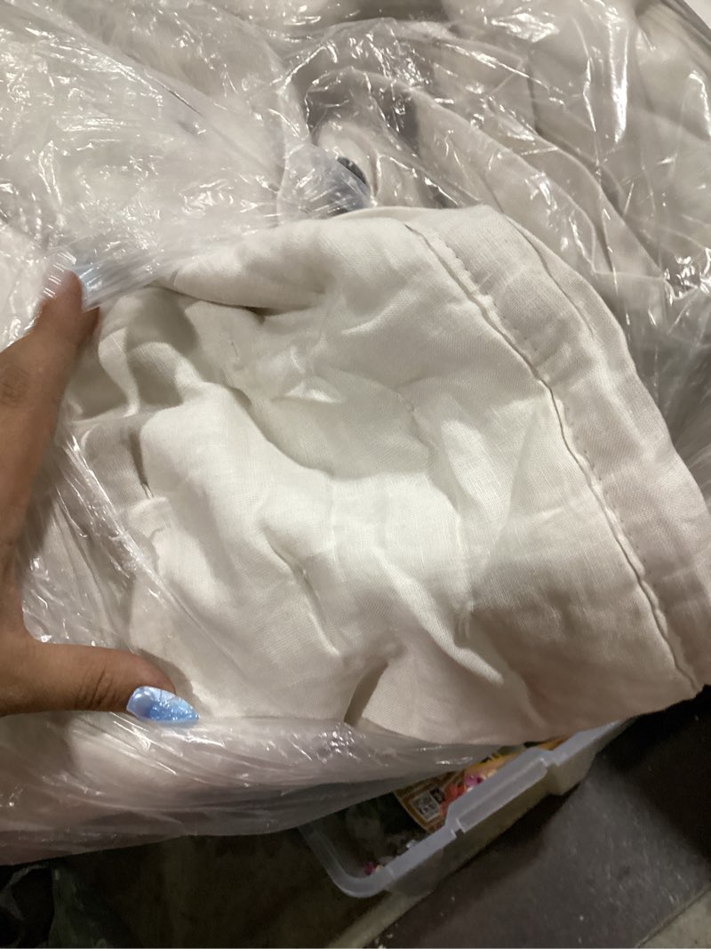 Condition photo showing Good Condition for off white quilt comforter set quince 