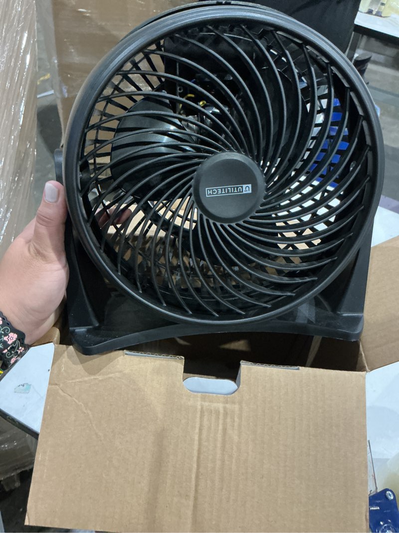 Condition photo showing Good Condition for utilitech 8-in 3-speed air circulatory fan