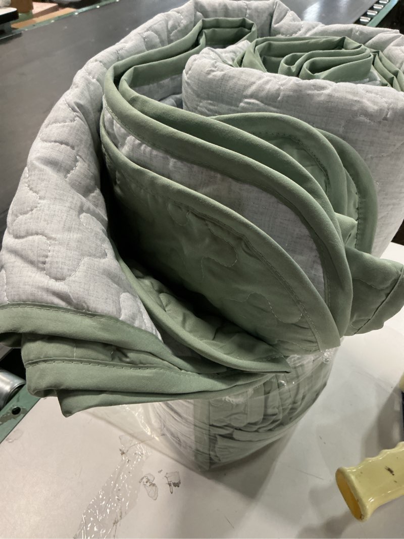 Condition photo showing As Is for Mybedsoul Floral Quilt Set King Size, 3 Pieces Sage Green Bedspread Coverlet Set, Lightweight Farmho