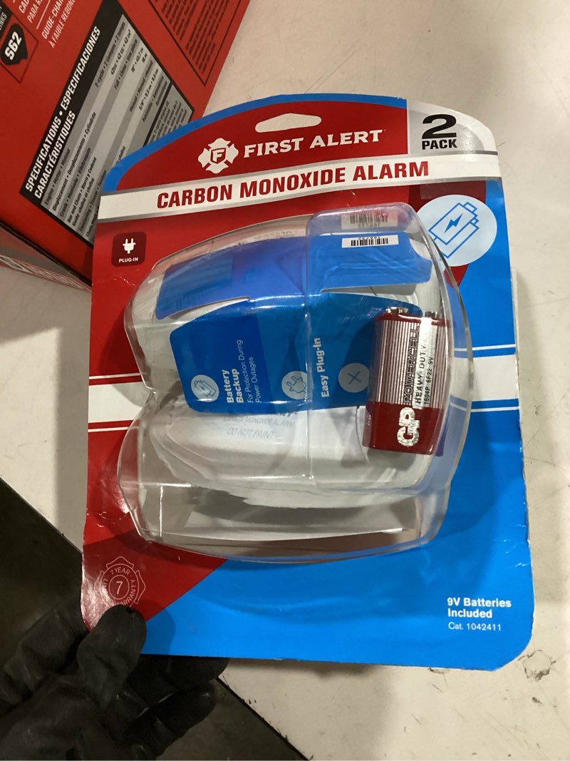 Condition photo showing Good Condition for first alert plug-in carbon monoxide detector (2-pack)