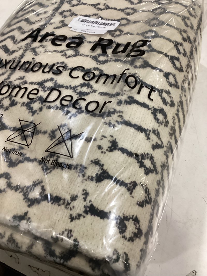 Condition photo showing New/Like New for Washable Runner Rugs for Hallway 2'6"x10',Soft Non Slip Moroccan Black Area Rug,Low Pile Long Kitchen Runner Rug Carpet Runners for Entrance Bedroom Living Room 10' x 2'6" (Runner) Black