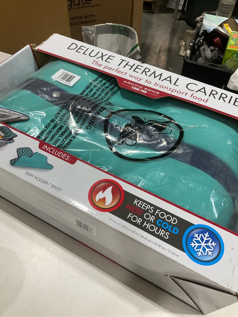 Condition photo showing Good Condition for arctic zone deluxe hot/cold insulated food carrier, teal