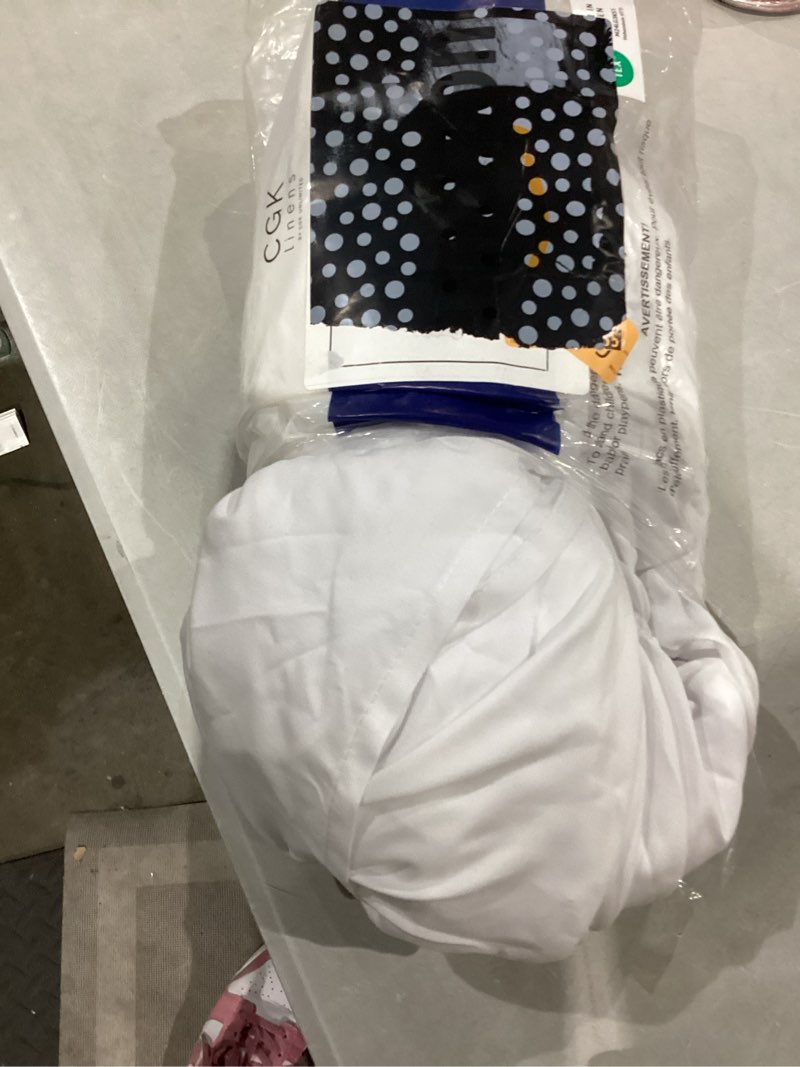 Condition photo showing Good Condition for Wrap Around Dust Ruffle Bed Skirt - White - for King Size Beds with 21 Inch Drop - Easy Fit Elastic Strap - Adjustable Pleated Bedskirt w/Brushed Fabric - Wrinkle Free - for Women, Men, Kids & Teens King/Cal King 21" - Drop 01 - White